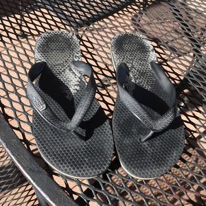 The North Face Black/Silver Sandals  Sz 6/7